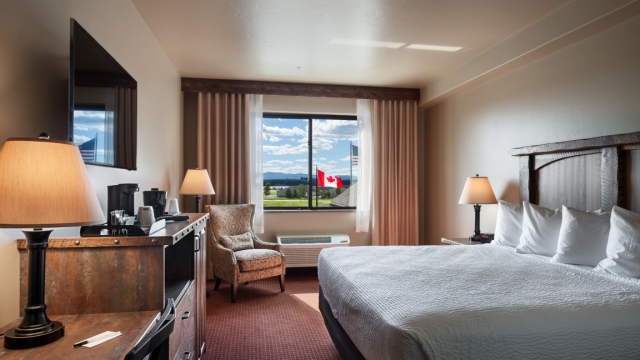 Interior, horizontal, king room, Country Inns & Suites, Kalispell, Montana; Greg Bain & Company kalispell builder country inn room