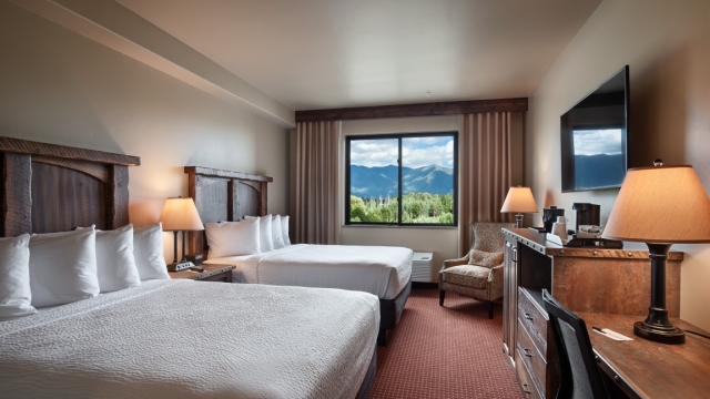 Interior horizontal, double queen room, Country Inns & Suites, Kalispell, Montana; Greg Bain & Company kalispell builder hotel room double queen