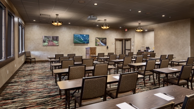 Interior, horizontal, conference room, Country Inns & Suites, Kalispell, Montana; Greg Bain & Company kalispell builder inn conference room