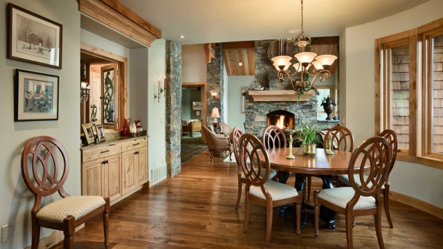 montana splendor dining room